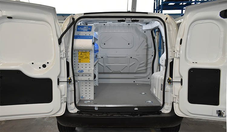 01 Bipper s nábytkom Syncro Ultra Slovensko