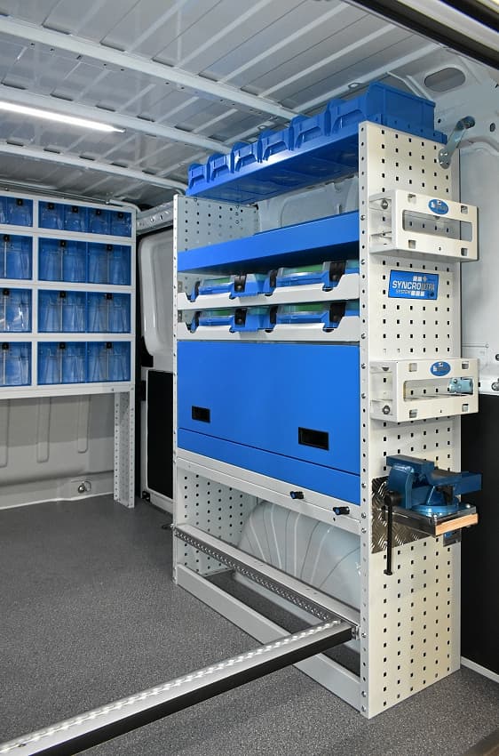 03 Výsuvný zverák a držiak kufríkov Galaxy pre Jumper Syncro Slovensko