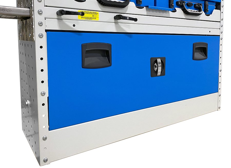 01 Regál s dvierkami Syncro Slovensko