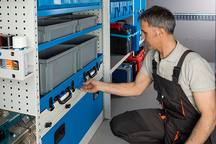 01 Výsuvná zásuvka Syncro Slovakia