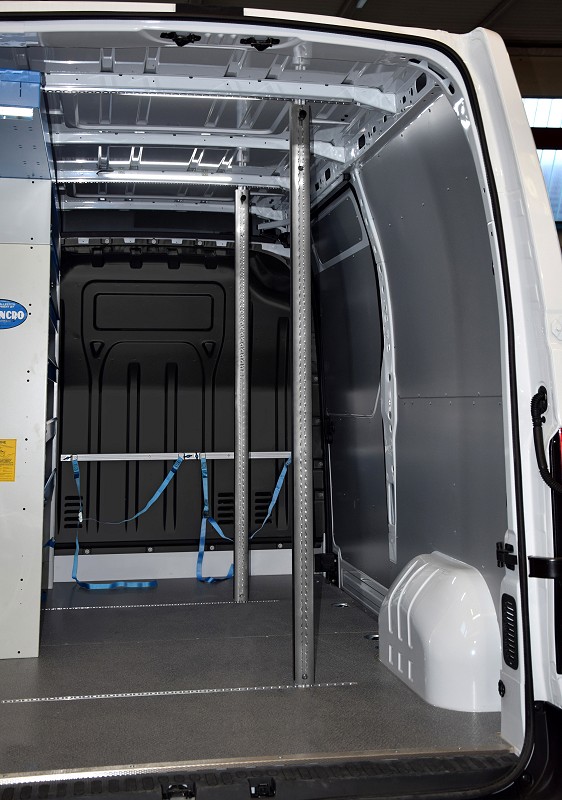 03 tyče na upevnenie nákladu Syncro