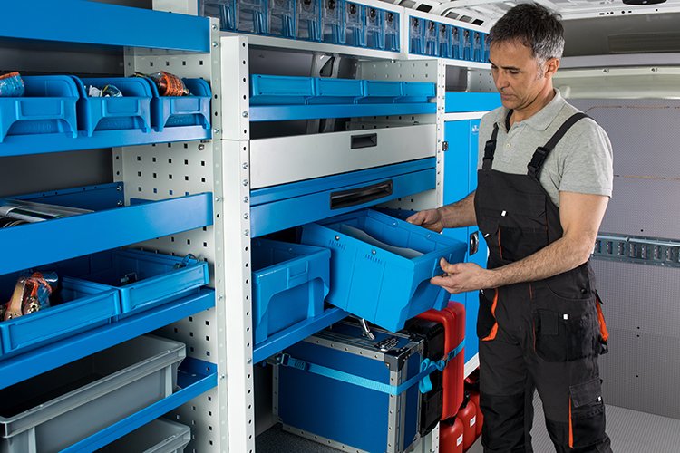 01 Regál s kontajnermi Syncro Slovakia