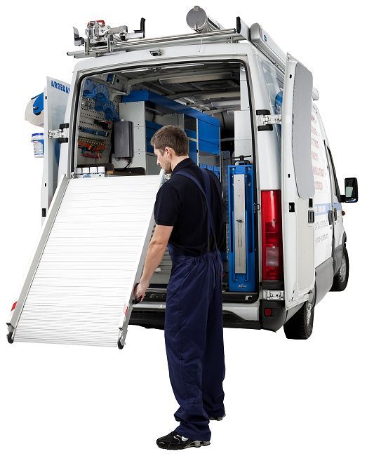 02 Denne s nakladacou rampou