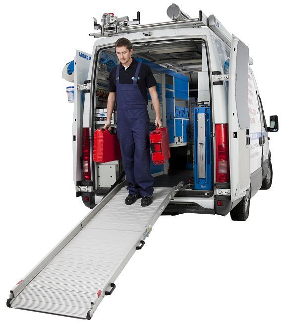 03 Denne s nakladacou rampou