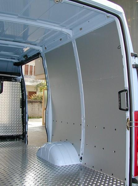 02 podlaha a čalúnenie použité na vozidle Daily Iveco